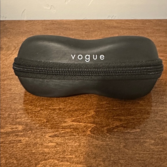 Vogue Polarized Sunglasses - Picture 4 of 4
